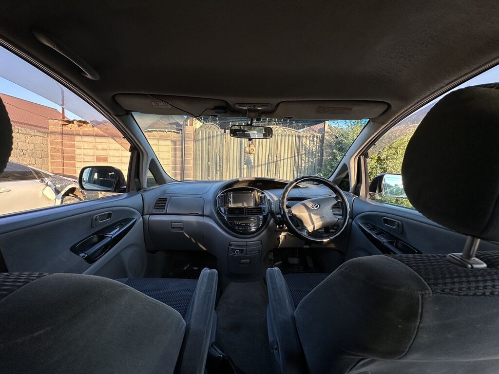 Toyota Estima: 2002 г., 2.4 л, Автомат, Газ, Минивэн: фото 4