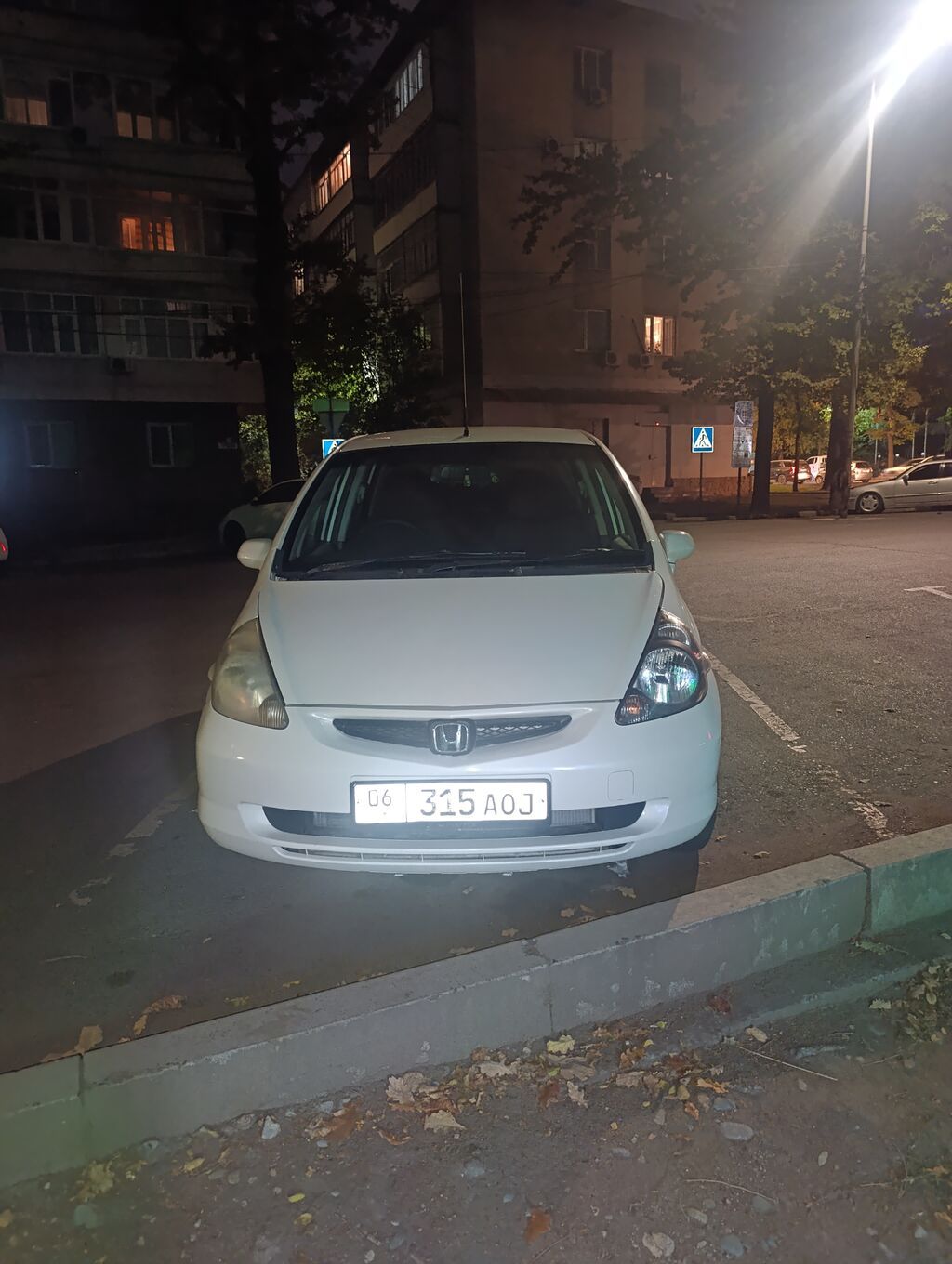 Honda Fit: 2003 г., 1.3 л, Автомат, Бензин, Хэтчбэк: фото 3