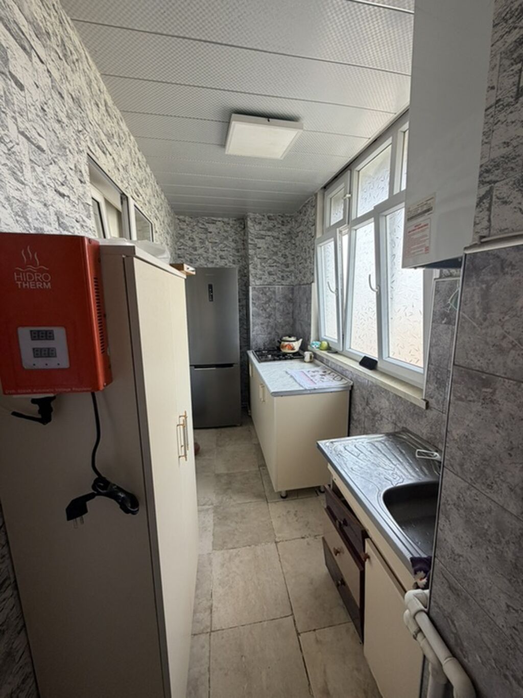 4 otaqlı mənzil – zövqlə dizayn edilmiş interyer və hazır mebel dəsti