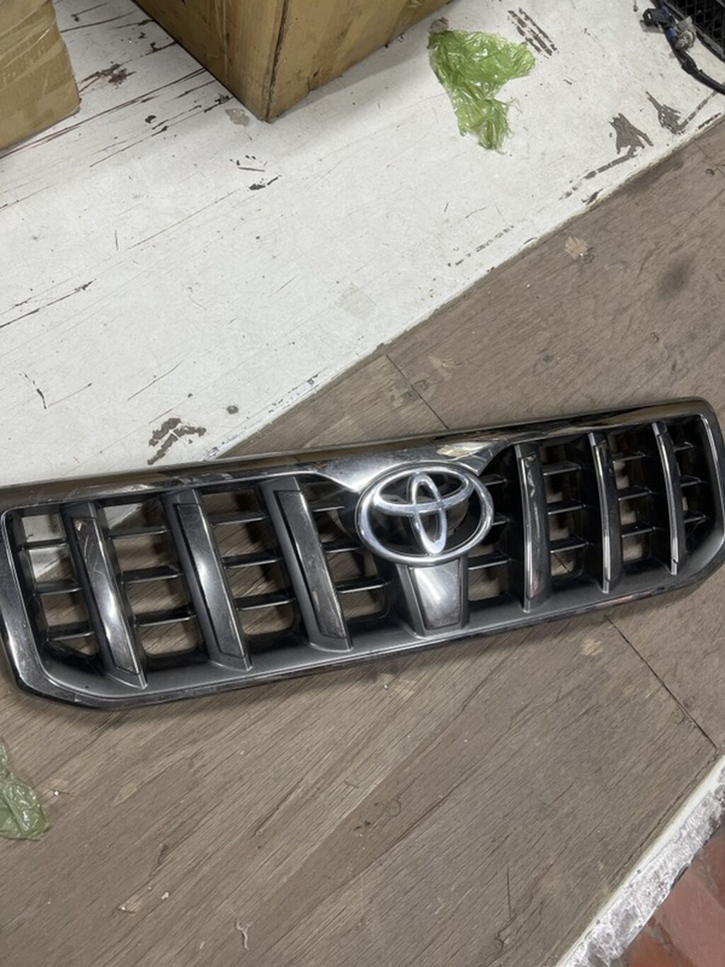 Решетка радиатора Toyota 2006 г., Б/у, Оригинал: фото 2