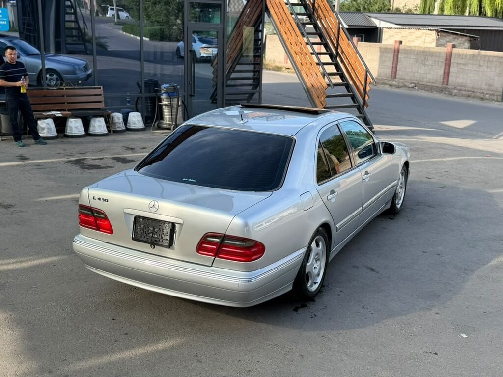 Mercedes-Benz E-Class: 2001 г., 4.3 л, Автомат, Бензин, Седан: фото 2