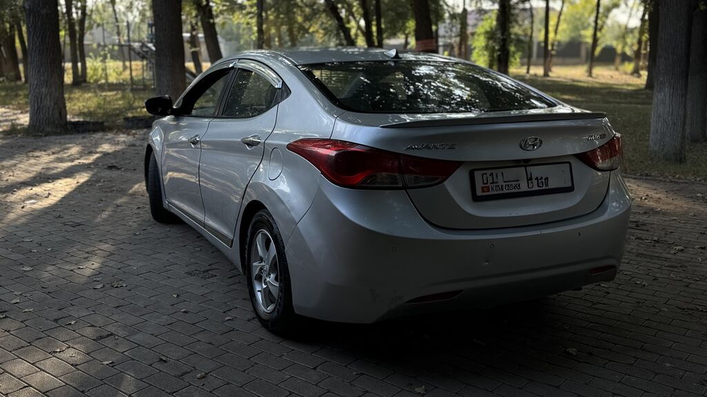 Hyundai Avante: 2011 г., 1.6 л, Автомат, Бензин, Седан: фото 6