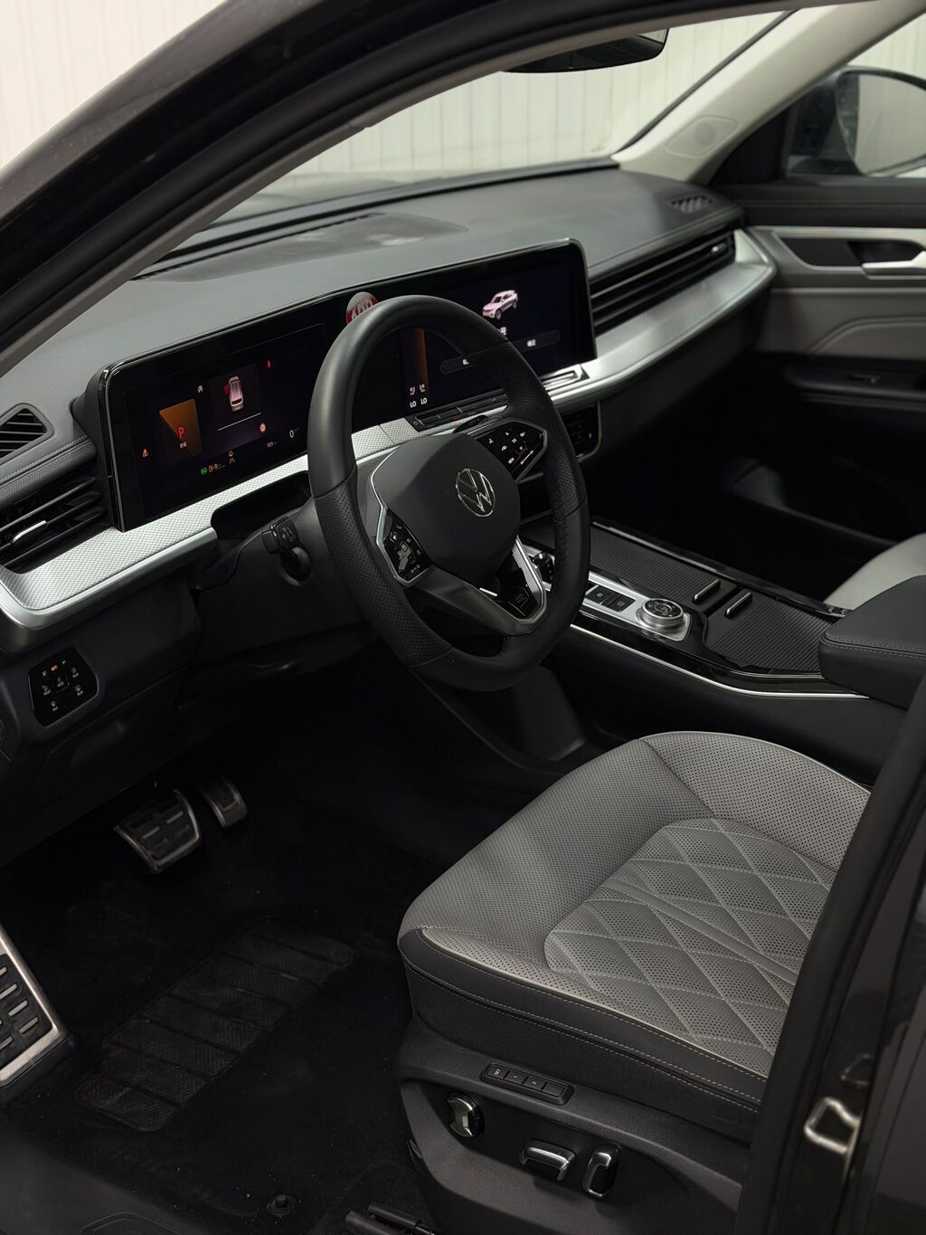 Volkswagen Tavendor: 2022 г., 2 л, Автомат, Бензин, Внедорожник: фото 6