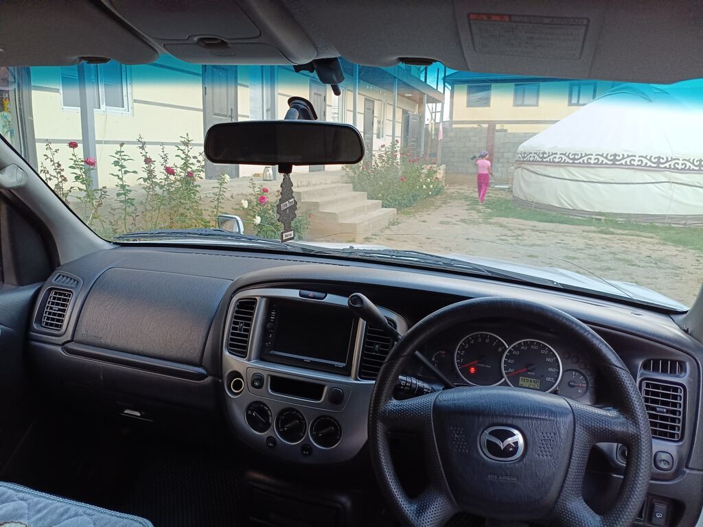 Mazda Tribute: 2002 г., 2 л, Автомат, Бензин, Кроссовер: фото 8