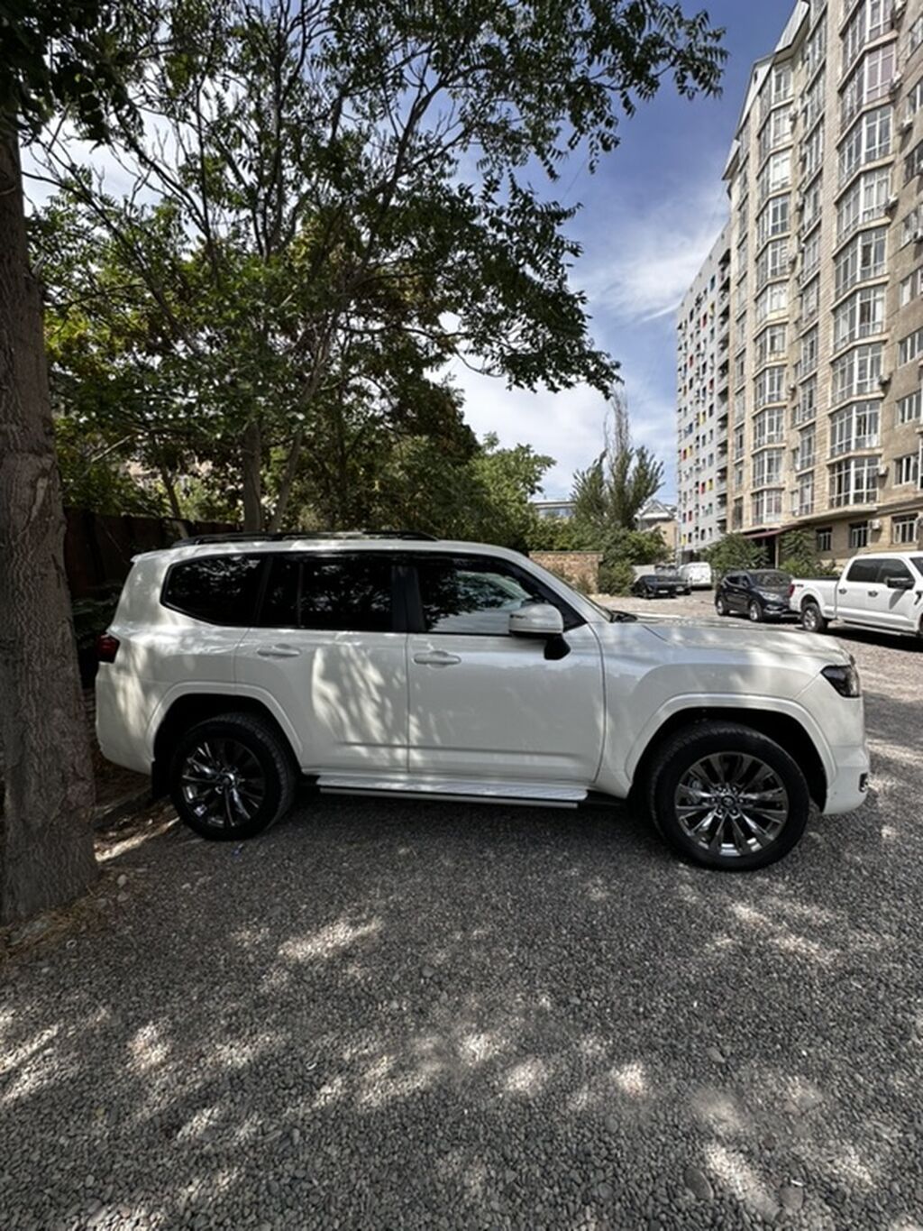 Toyota Land Cruiser: 2024 г., 4 л, Автомат, Бензин, Внедорожник: фото 4