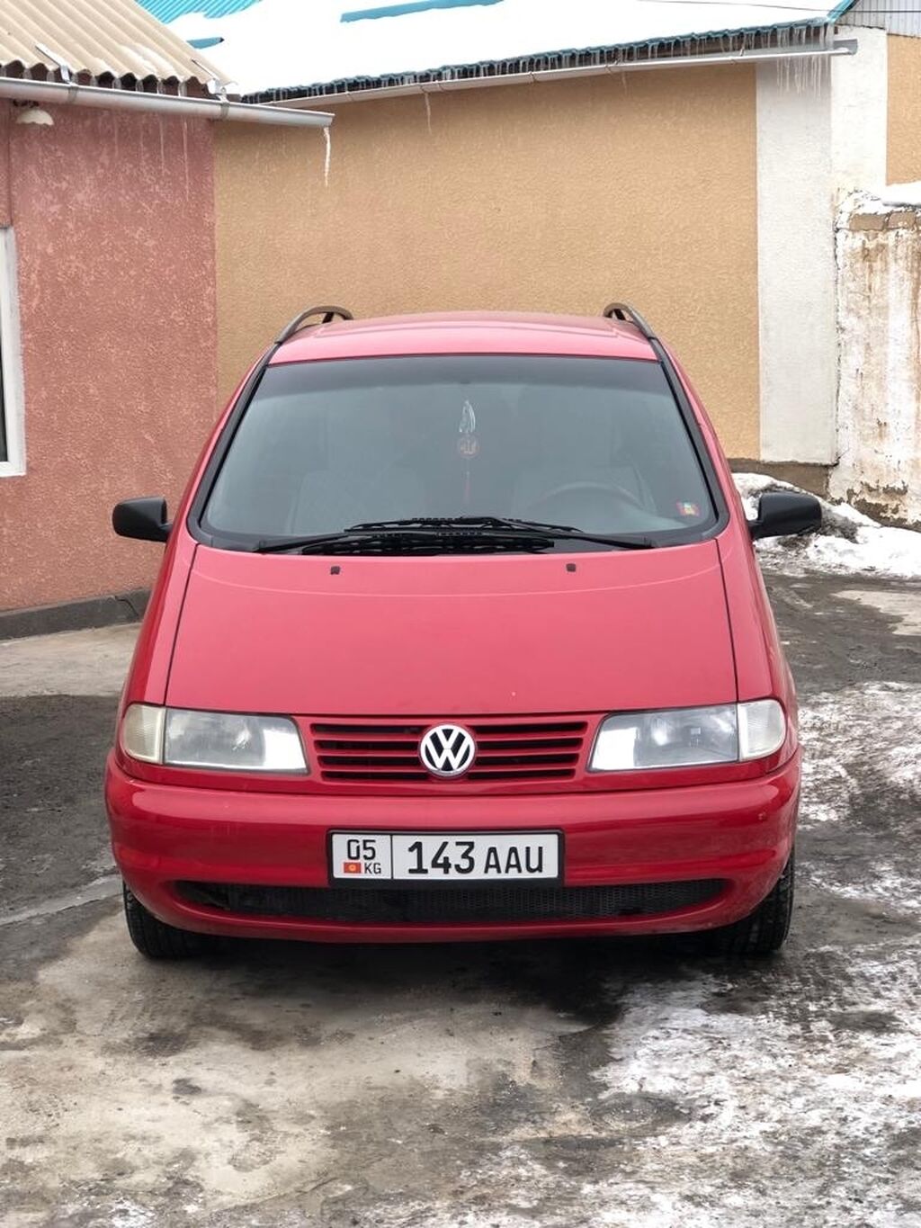 Купить Volkswagen Sharan - фото автомобиля года