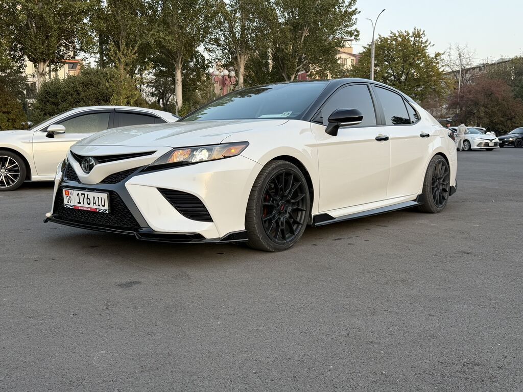 Toyota Camry: 2021 г., 3.5 л, Автомат, Бензин, Седан: фото 4
