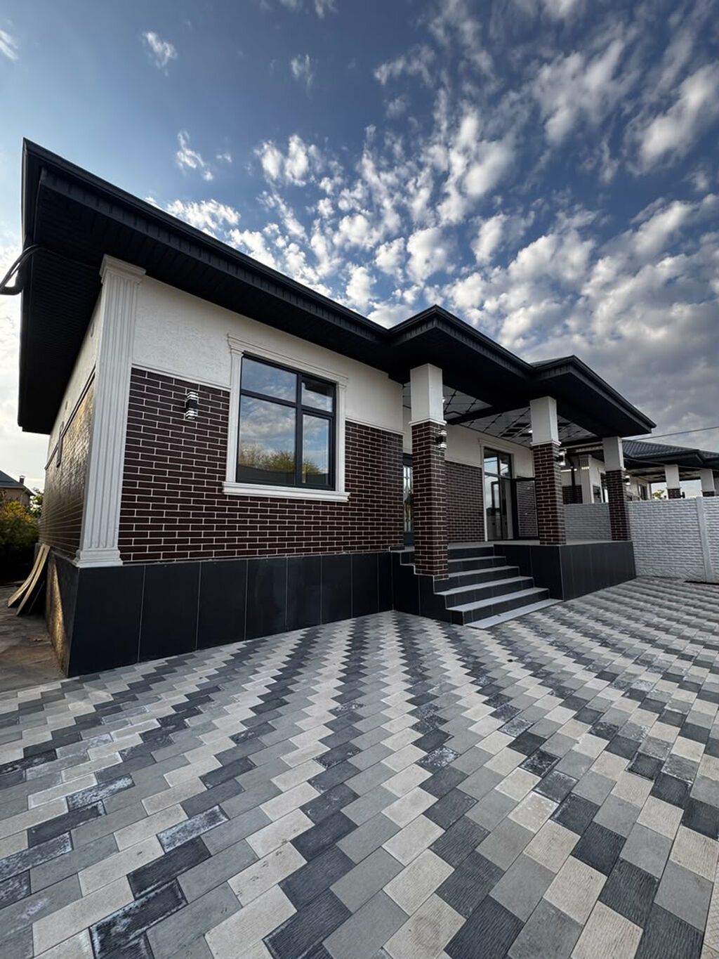 4 комнаты, 133 м², 4 соток, Бишкек, Заря Агентство недвижимости: фото 1