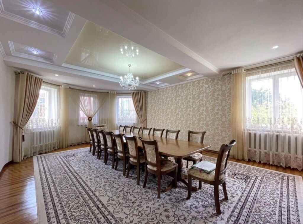 6 комнат и более, 350 м², 10 соток, Бишкек, Киргизия 1: фото 3