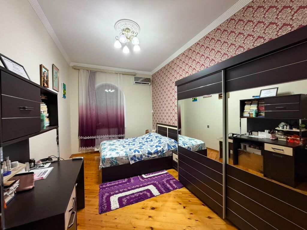 Qaraçuxur qəs. 5 otaqlı, 201 kv. m, Kredit yoxdur, Yeni təmirli