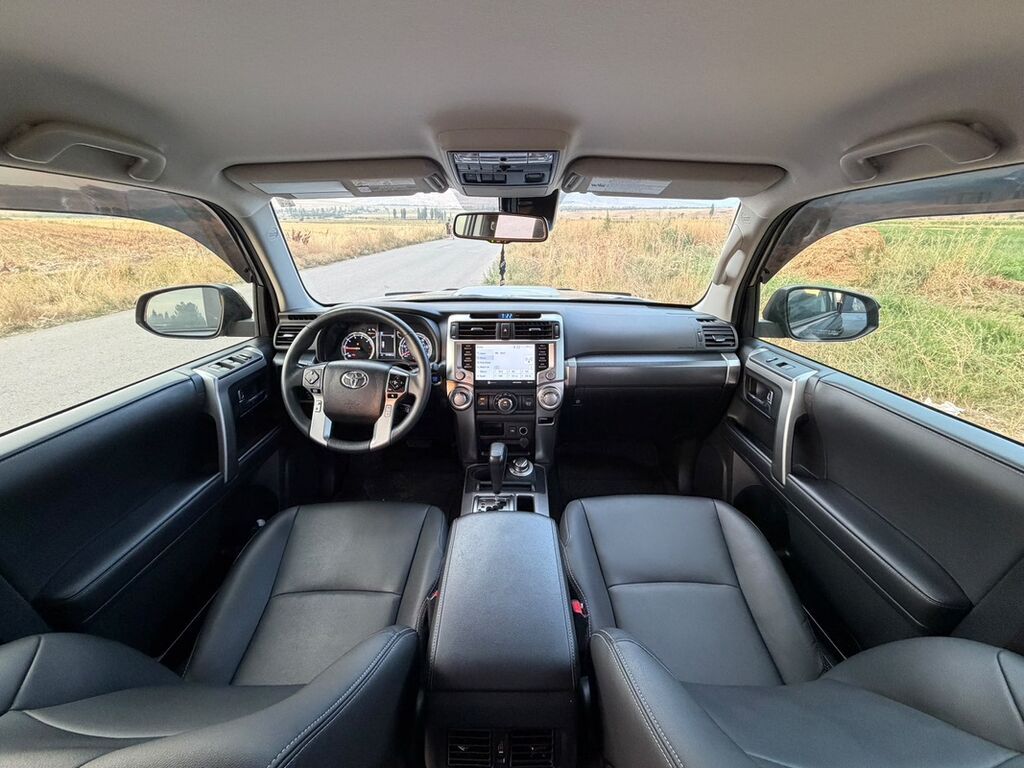 Toyota 4Runner: 2023 г., 4 л, Автомат, Бензин, Внедорожник: фото 8