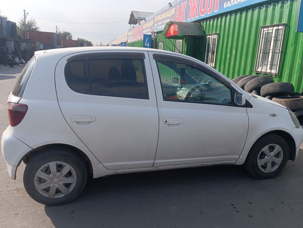 Daihatsu : 2000 г., 1.3 л, Автомат, Бензин, Хэтчбэк: фото 2