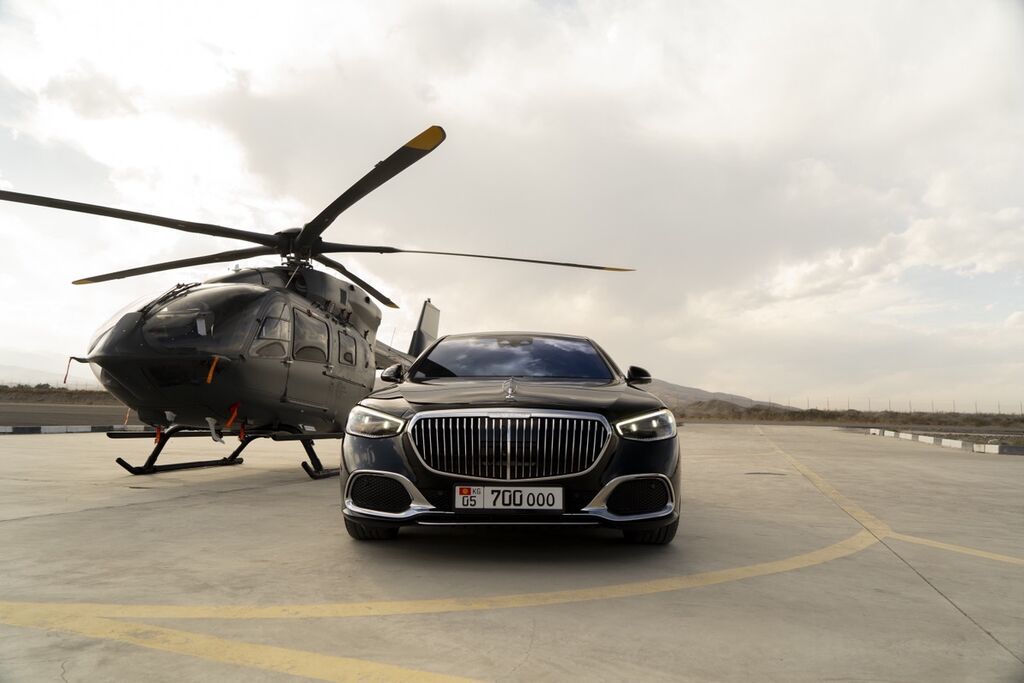 Mercedes-Benz S-Class: 2023 г., 4 л, Бензин, Седан: фото 3