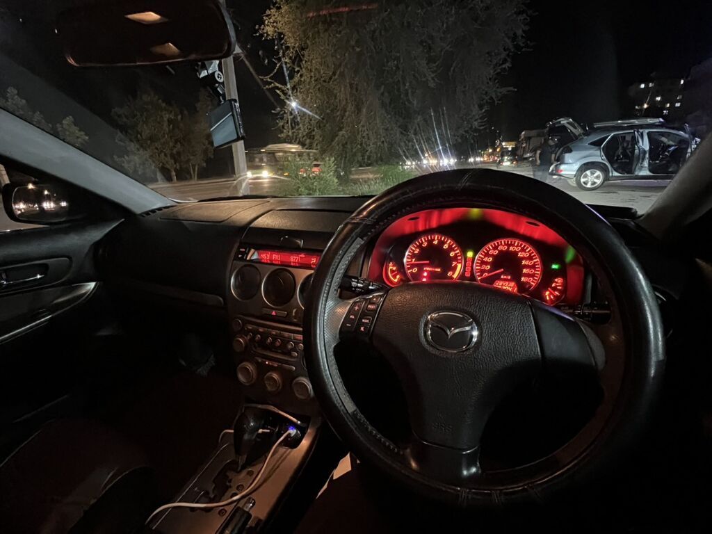 Mazda Atenza: 2003 г., 2.3 л, Автомат, Бензин, Хэтчбэк: фото 5