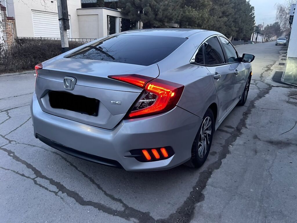 Honda Civic: 2018 г., 2 л, Вариатор, Бензин, Седан: фото 4