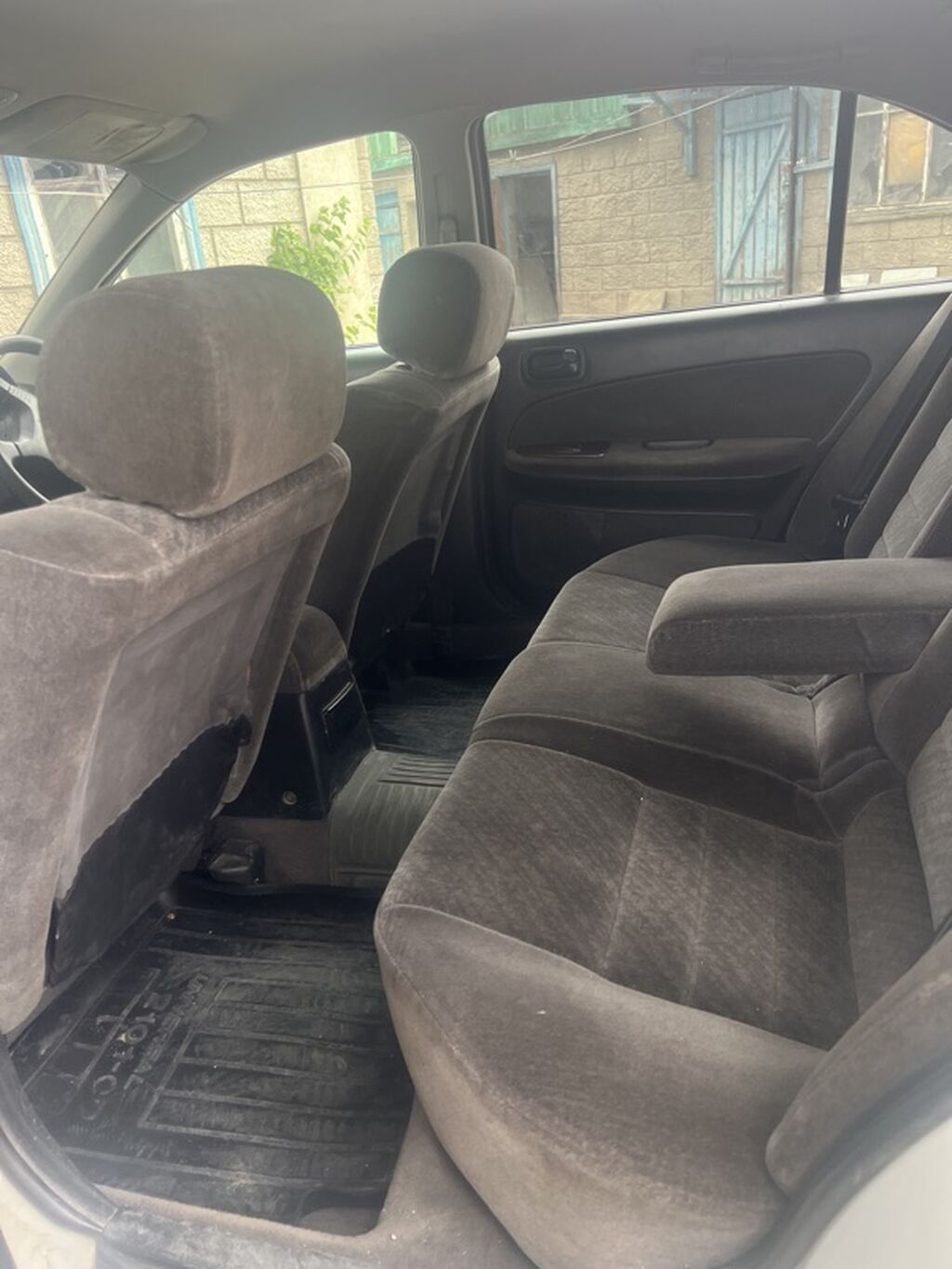 Nissan Cefiro 1998 г., универсал: фото 6