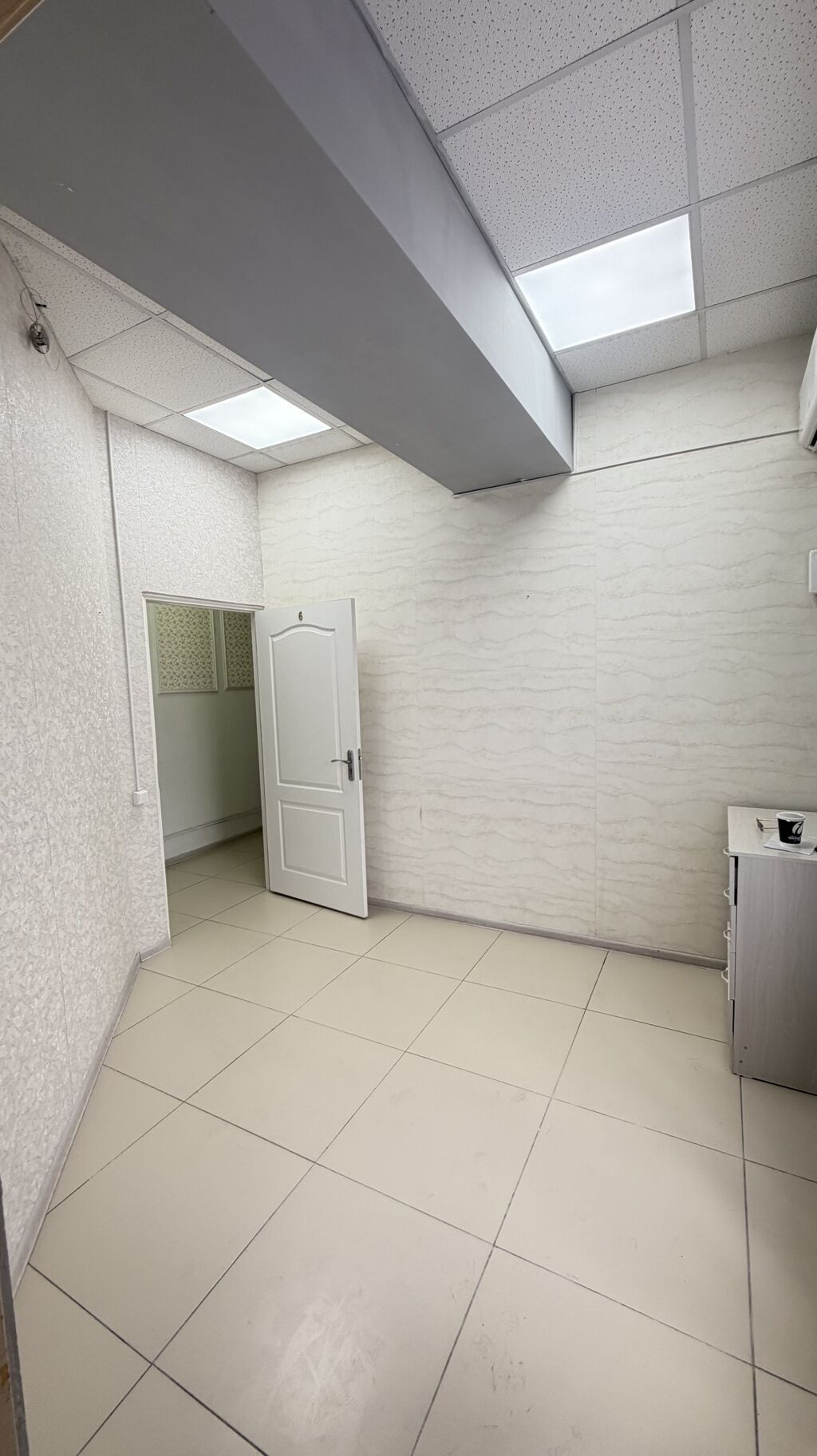 Аренда офисов, 10 м², В бизнес центре, С отдельным входом: фото 2