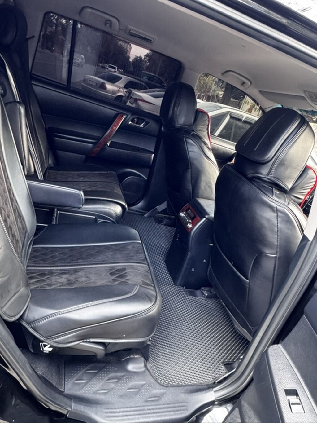 Toyota Highlander: 2012 г., 3.5 л, Автомат, Бензин, Внедорожник: фото 8