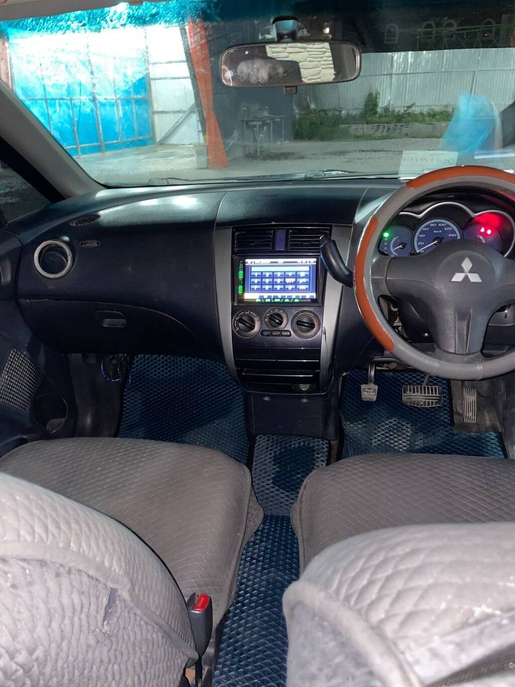 Mitsubishi Colt: 2003 г., 1.3 л, Вариатор, Бензин, Хэтчбэк: фото 6