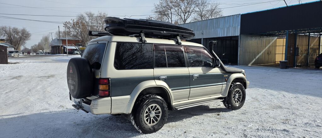 Mitsubishi Pajero: 1993 г., 2.5 л, Автомат, Дизель, Внедорожник: фото 5