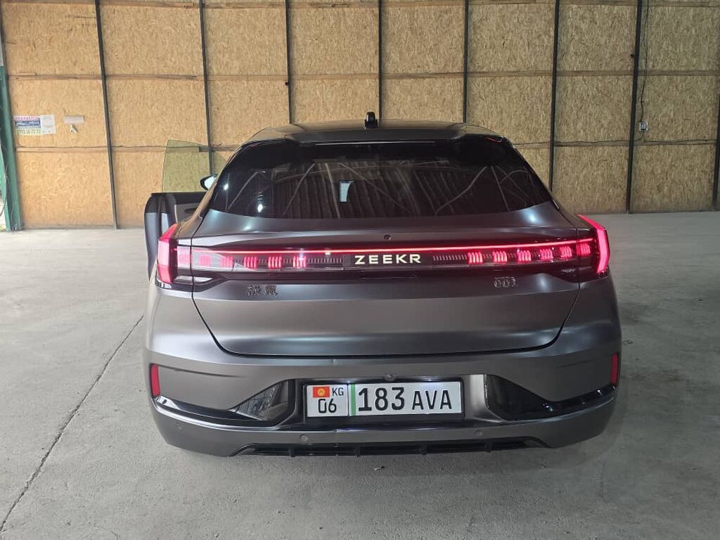 Zeekr 001