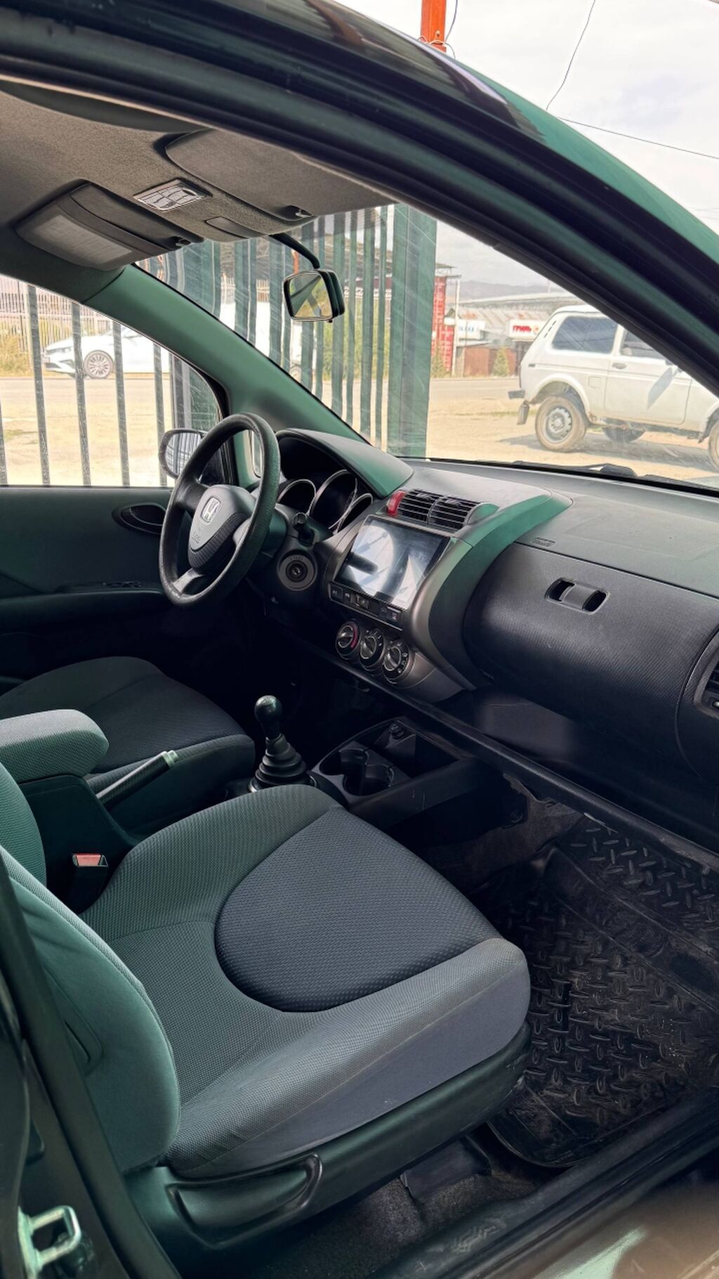 Honda Jazz: 2002 г., 1.3 л, Механика, Бензин, Хэтчбэк: фото 2