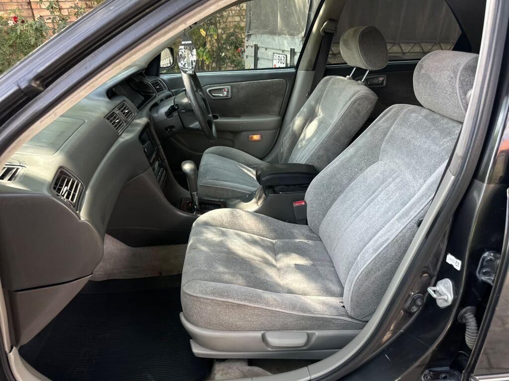 Toyota Qualis: 2000 г., 2.2 л, Автомат, Бензин, Универсал: фото 6