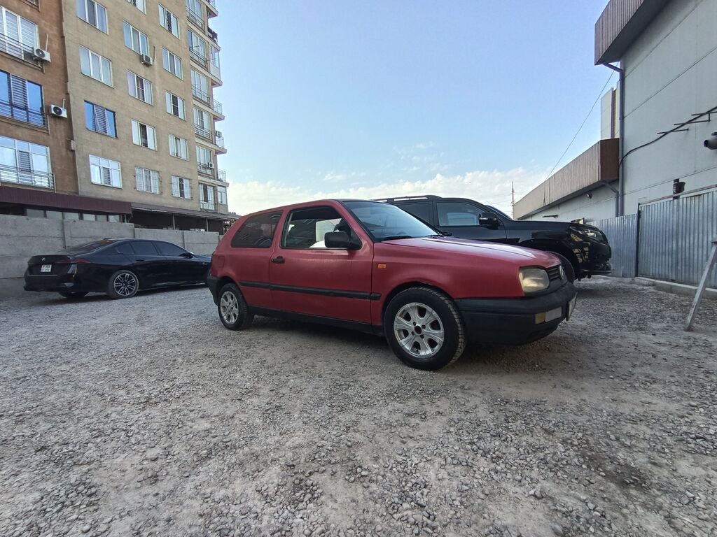 Volkswagen Golf: 1992 г., 1.8 л, Механика, Бензин, Хэтчбэк: фото 2