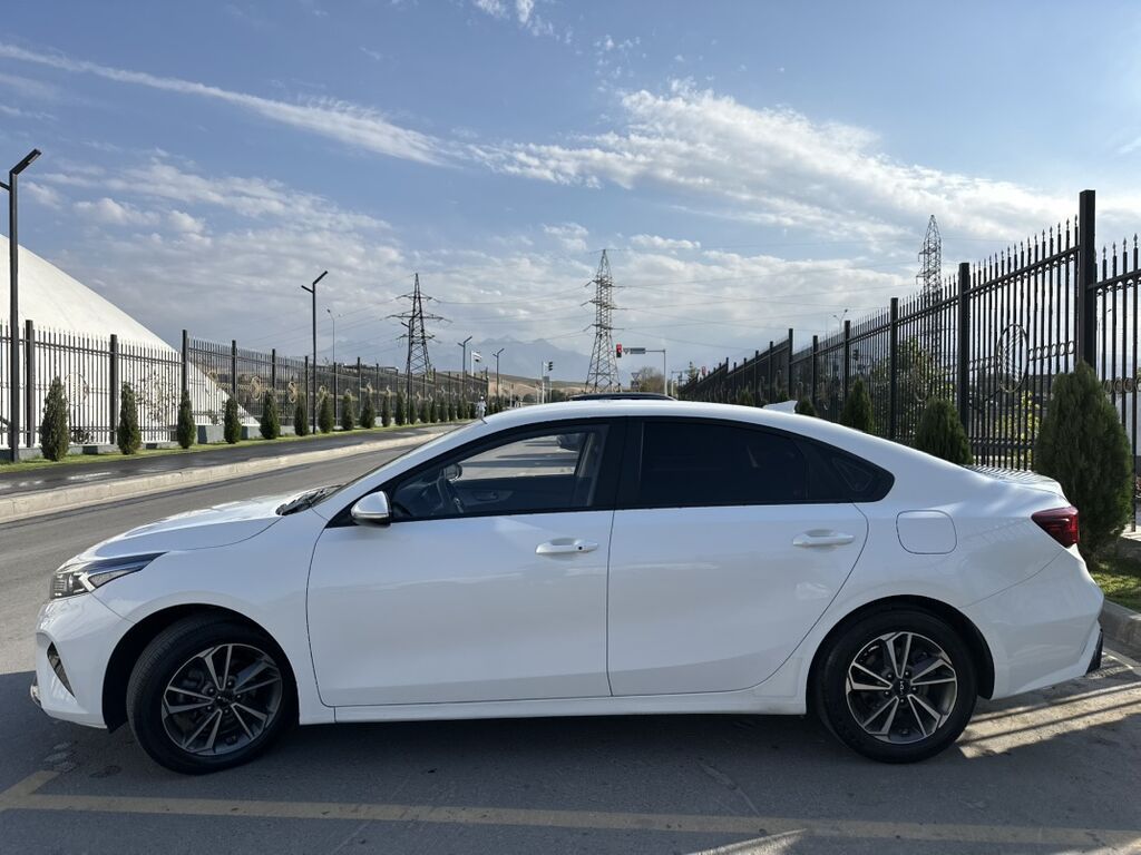 Kia K3: 2022 г., 1.6 л, Автомат, Бензин, Седан: фото 3