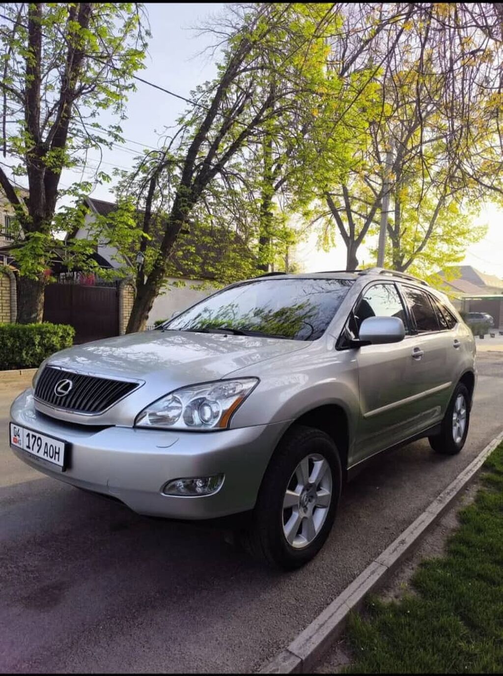 Lexus RX: 2004 г., 3.3 л, Автомат, Бензин, Внедорожник: фото 2