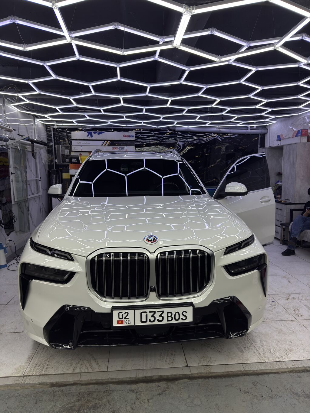 Профессиональная оклейка и тонировка автомобилей Услуги: - Полная и: фото 2