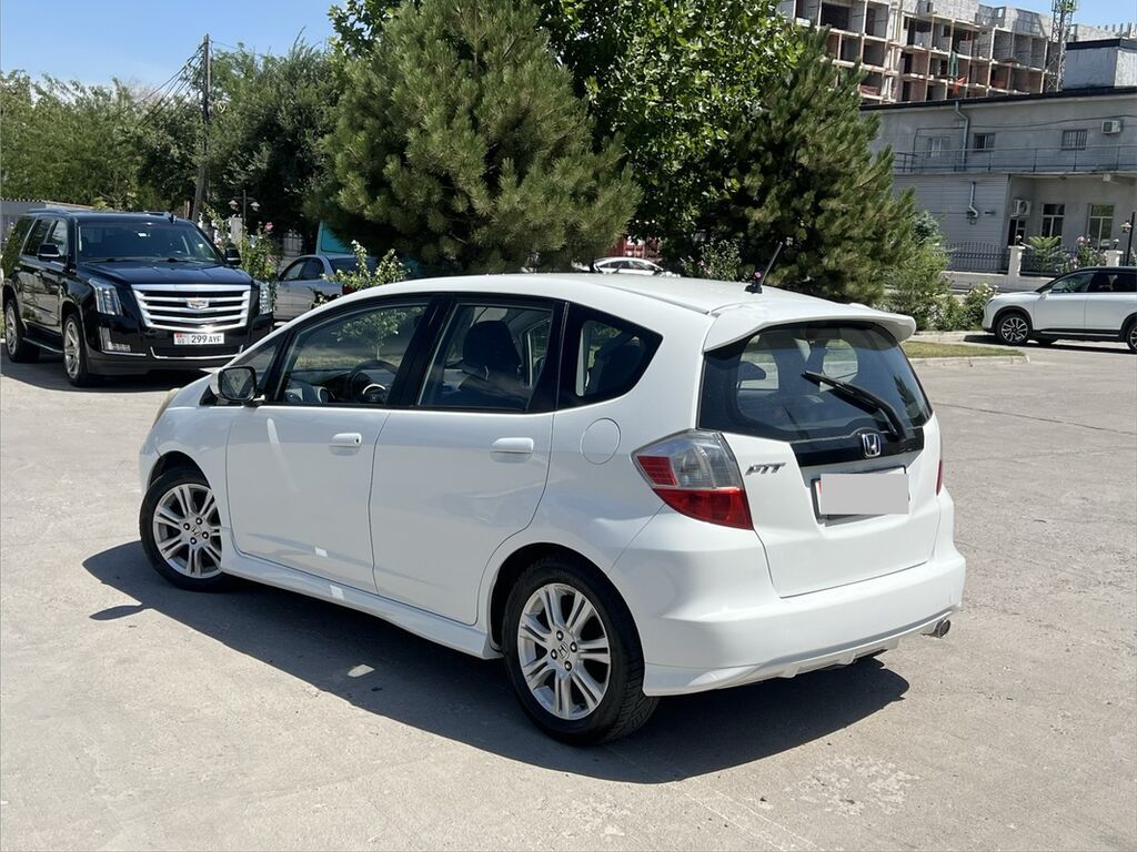Honda Fit: 2010 г., 1.5 л, Автомат, Бензин, Хэтчбэк: фото 5