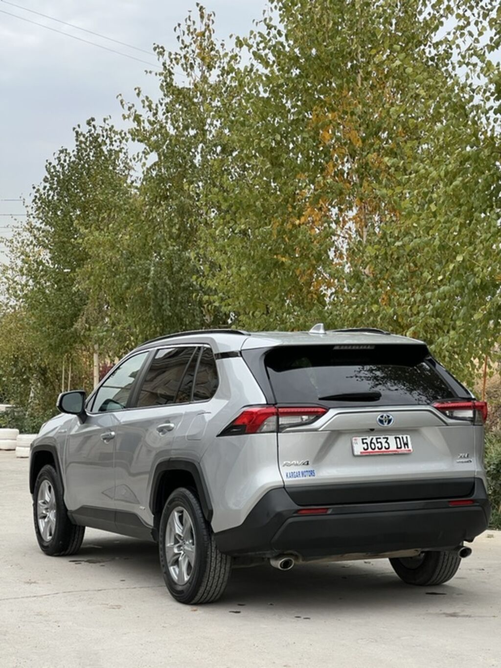 Toyota RAV4: 2022 г., 2.5 л, Автомат, Гибрид, Кроссовер: фото 3