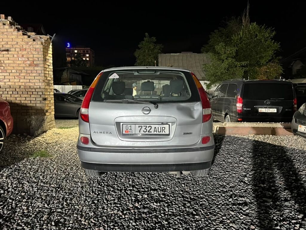 Nissan Almera Tino: 2001 г., Автомат, Бензин, Минивэн: фото 2