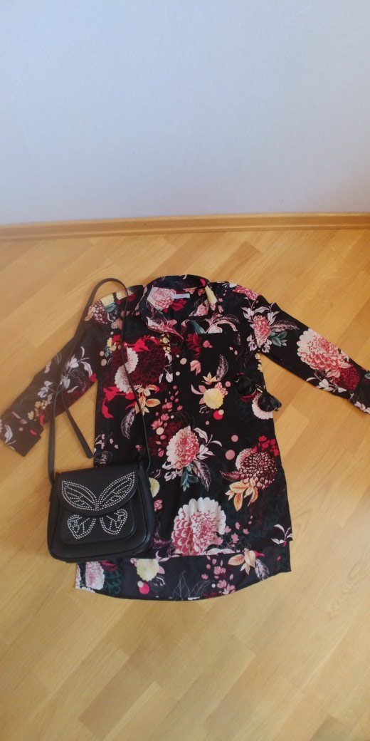Köynək və bluzlar: Tunika, Marks& Spenser , az geyilib, tezeden ferglenmir - lalafo.az Bakı şəhərində Tunika, Marks& Spenser , az geyilib, tezeden ferglenmir