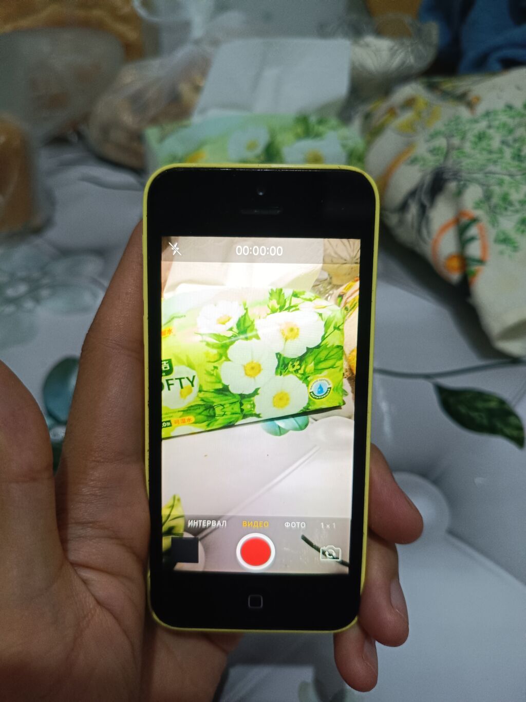 IPhone 5c, Б/у, 32 ГБ, Желтый, Зарядное устройство, 100 %: фото 3