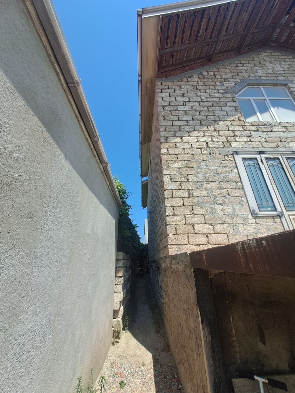 370 kv. m, 6 otaqlı, İnternet, Qaz, Kombi