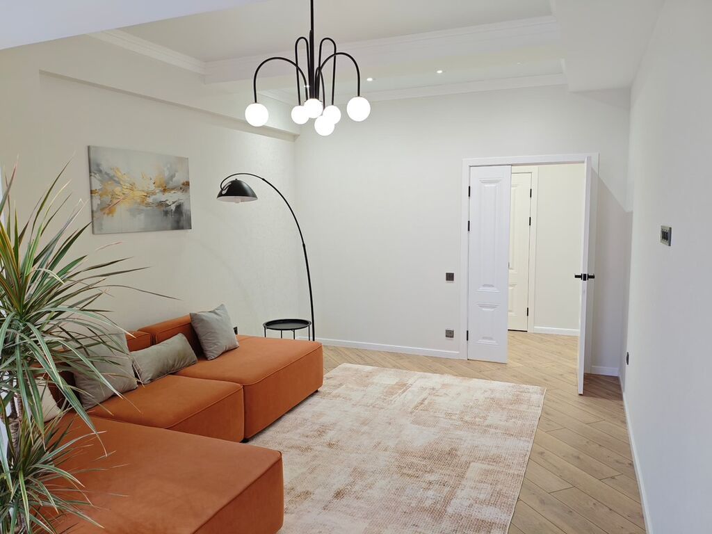 2 комнаты, 76 м², Элитка, Асанбай мкр Элитка, 6 этаж, Дизайнерский ремонт: фото 2