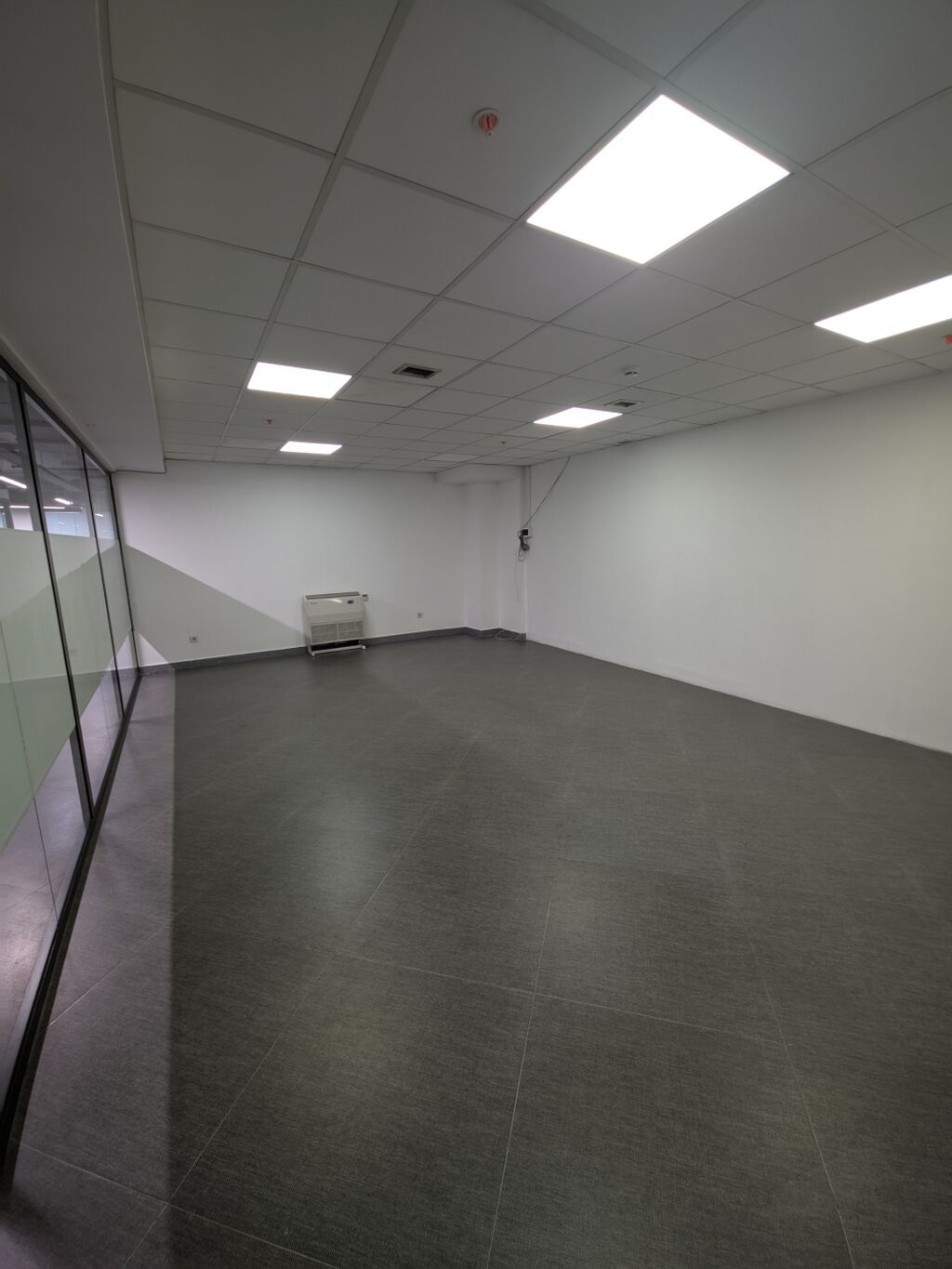 Аренда офисов, 48 м², В торговом центре