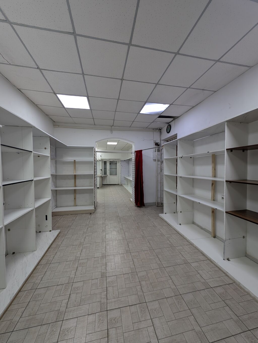 Магазин, Отдельностоящий магазин, 70 м² С оборудованием, С ремонтом, Heating сommunications, Отдельный вход — фото 3