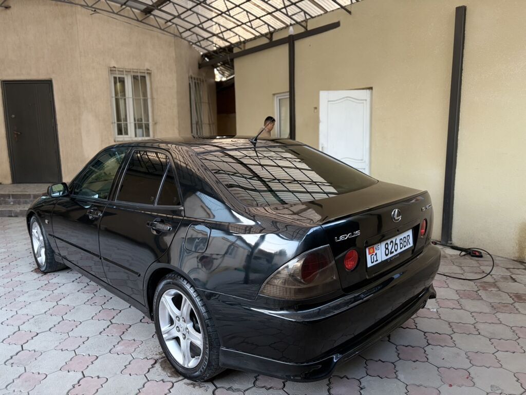Lexus IS: 2003 г., 2 л, Автомат, Бензин, Седан: фото 4