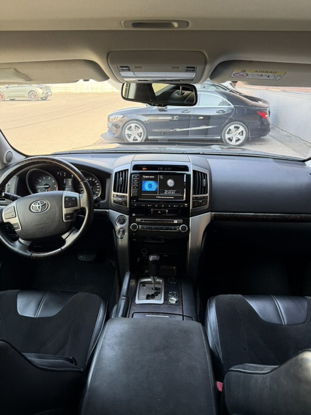 Toyota Land Cruiser: 2013 г., 4.6 л, Автомат, Бензин, Внедорожник: фото 4