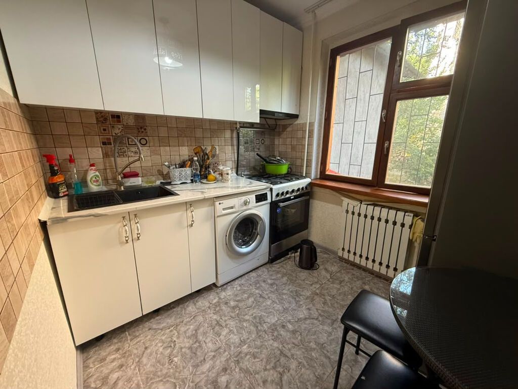 2 комнаты, 45 м², 8 мкр 104 серия, 1 этаж, Евроремонт: фото 2