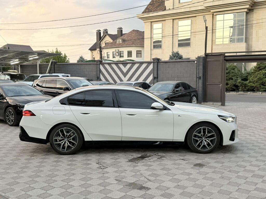 BMW 5 series: 2023 г., 2 л, Автомат, Бензин, Седан: фото 4