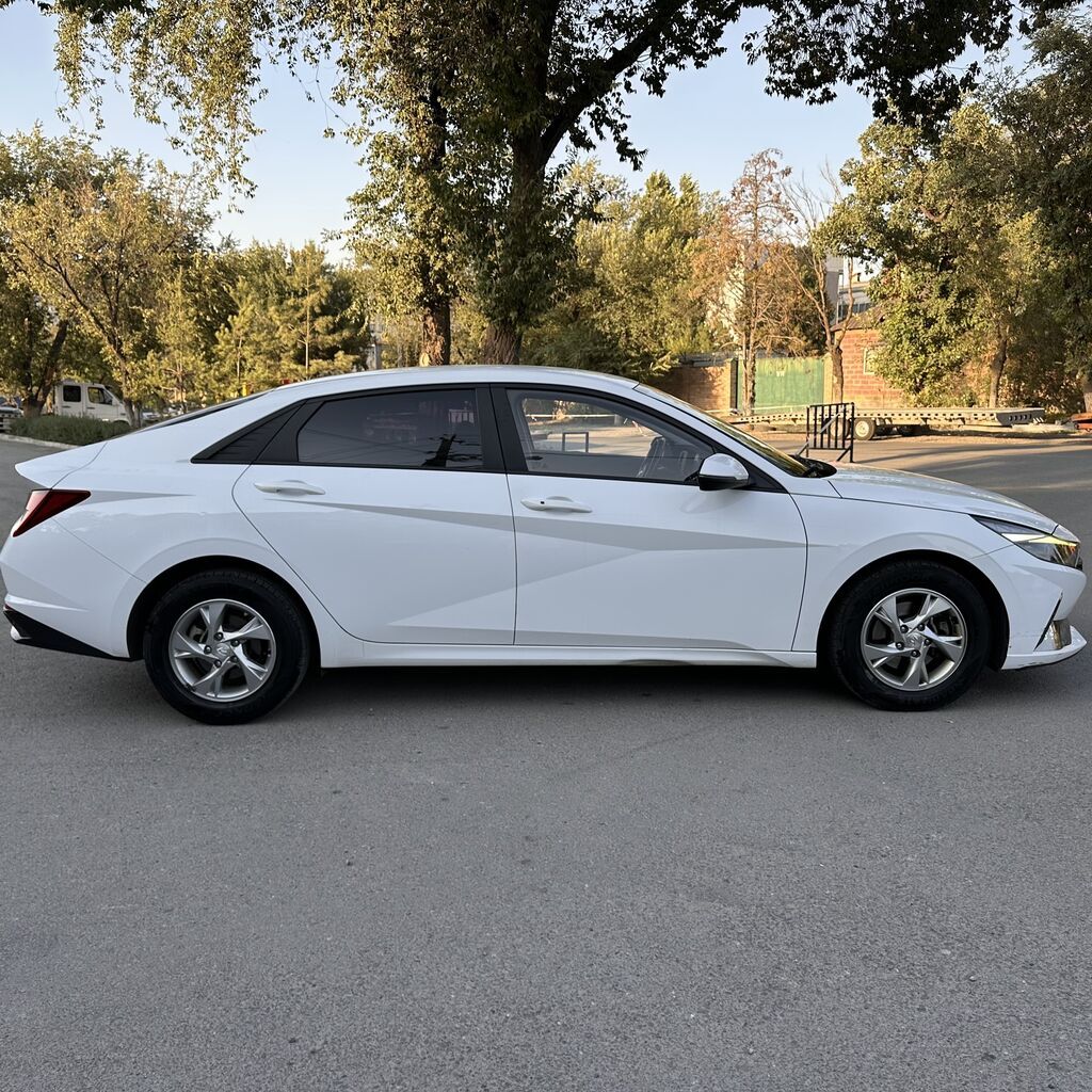 Hyundai Avante: 2021 г., 1.6 л, Автомат, Бензин: фото 2