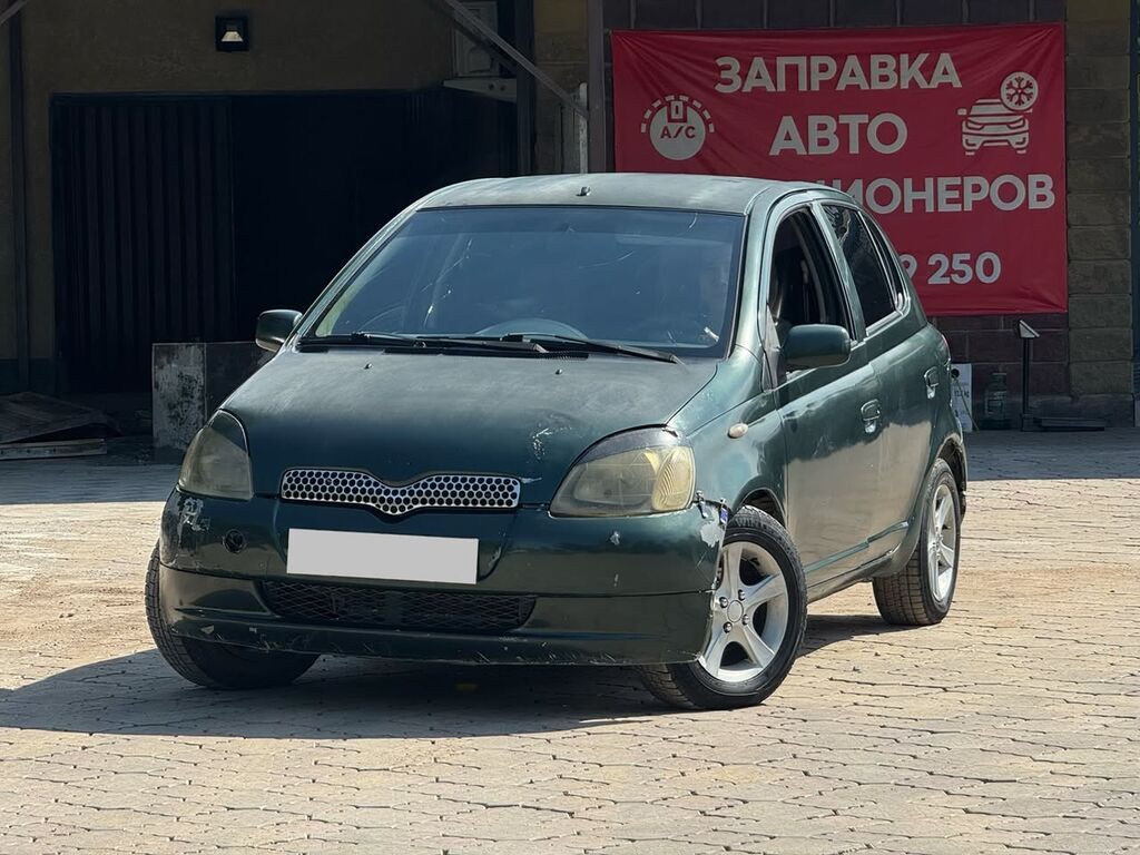 Toyota Yaris: 1999 г., 1.3 л, Механика, Бензин: фото 3
