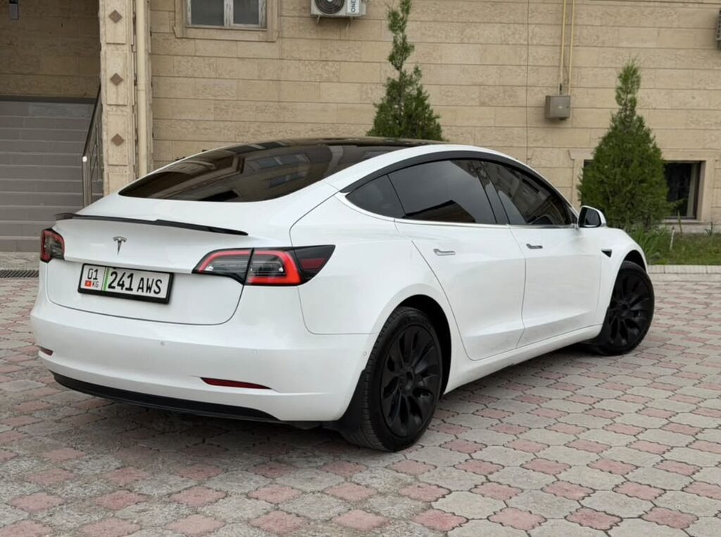 Tesla Model 3: 2021 г., 5 л, Автомат, Электромобиль, Седан: фото 4