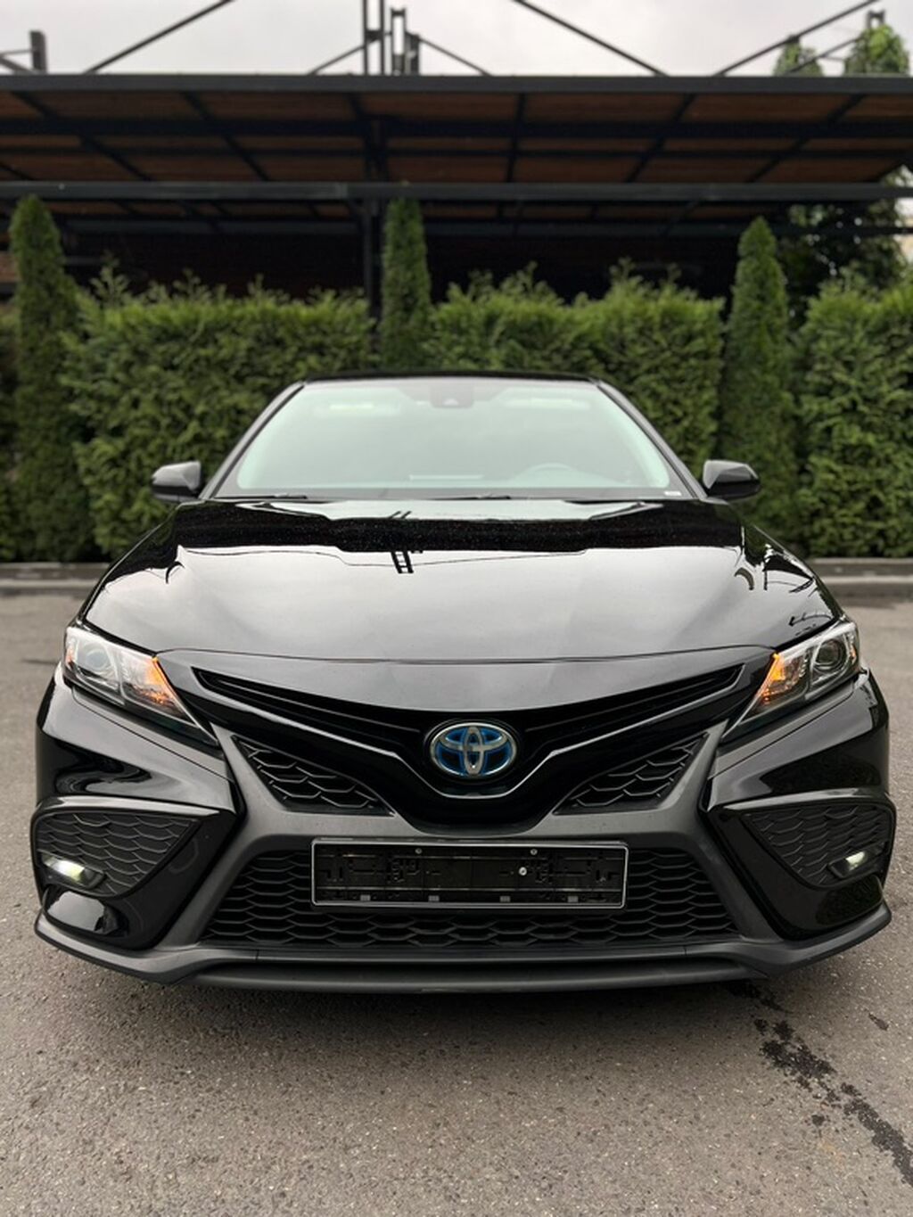 Toyota Camry: 2021 г., 2.5 л, Вариатор, Гибрид, Седан: фото 2