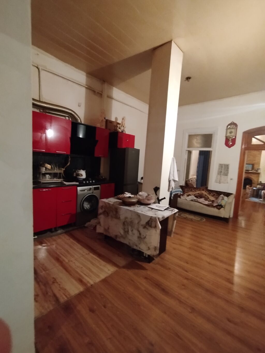 Satılır: 4 otaqlı mənzil/interyer komplekti - Geniş studiya tipli