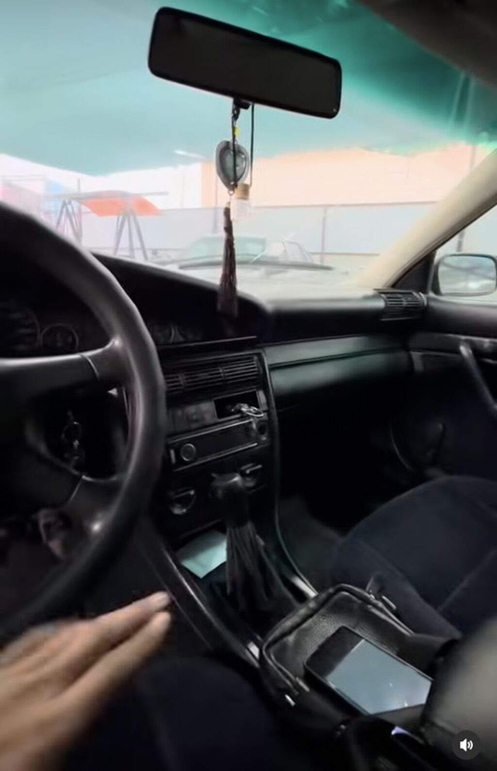 Audi 100: 1992 г., 2 л, Механика, Бензин, Седан: фото 4